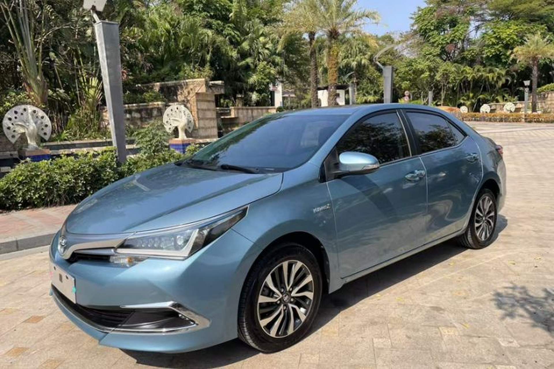 Used Toyota Corolla 2017 Revised Dual-Engine 1.8L E-CVT Leading Edition Front Left 45 Deg