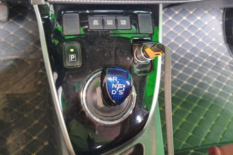Used Toyota Corolla 2017 Revised Dual-Engine 1.8L E-CVT Elite Edition Gear Lever