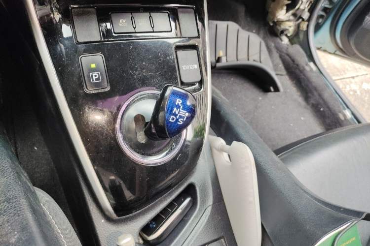 Used Toyota Corolla 2017 Revised Dual-Engine 1.8L E-CVT Elite Edition Gear Lever