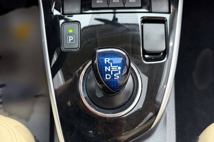 Used Toyota Corolla 2017 Revised Dual-Engine 1.8L E-CVT Elite Edition Gear Lever