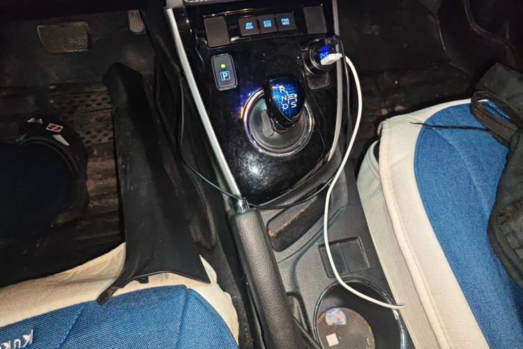 Used Toyota Corolla 2017 Revised Dual-Engine 1.8L E-CVT Leading Edition Gear Lever