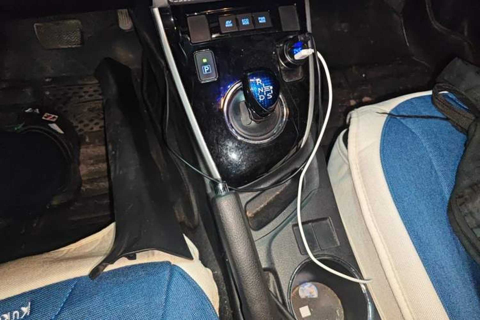Used Toyota Corolla 2017 Revised Dual-Engine 1.8L E-CVT Leading Edition Gear Lever