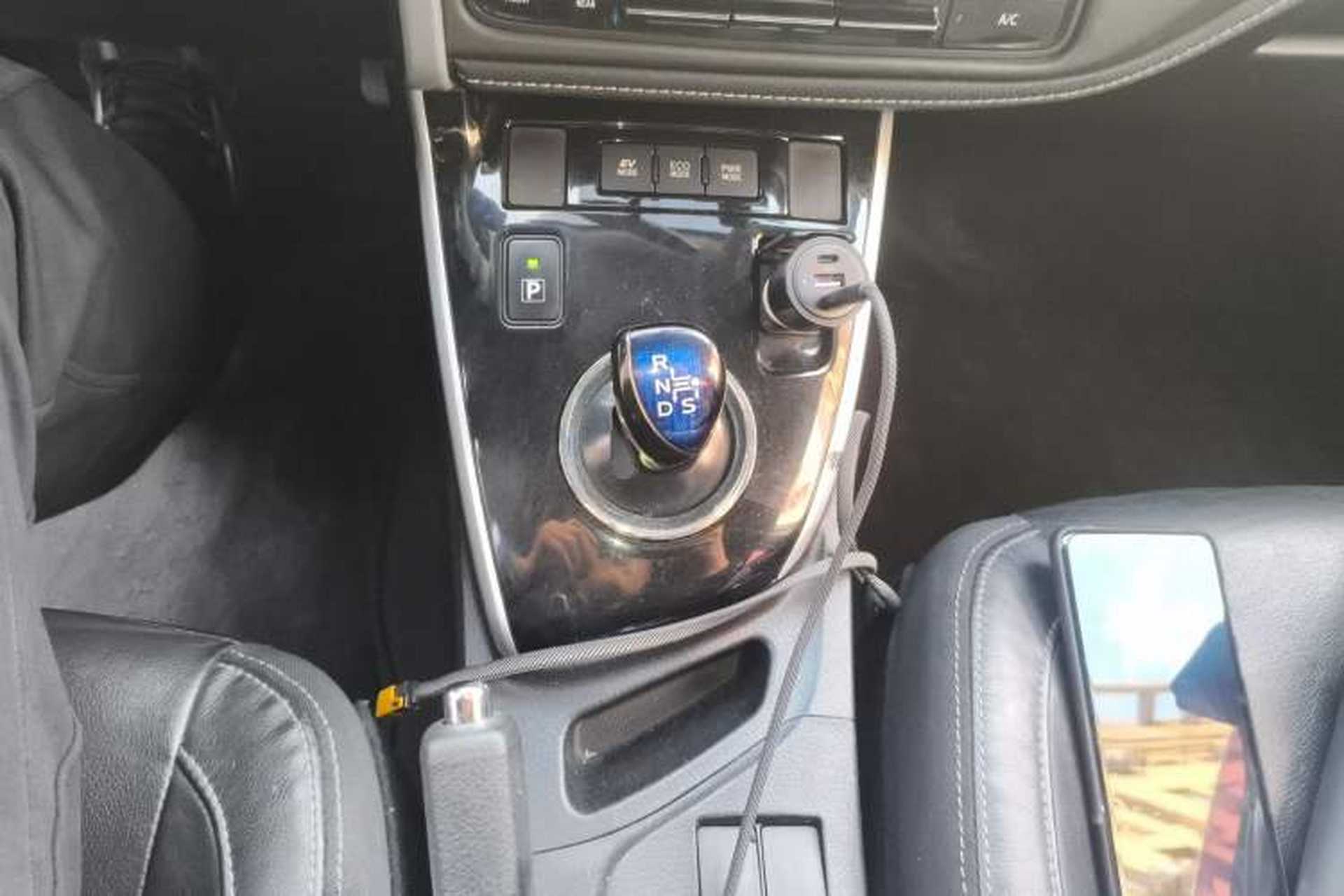 Used Toyota Corolla 2017 Revised Dual-Engine 1.8L E-CVT Elite Edition Gear Lever