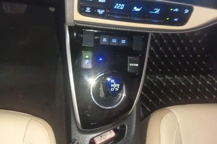 Used Toyota Corolla 2017 Revised Dual-Engine 1.8L E-CVT Elite Edition Gear Lever