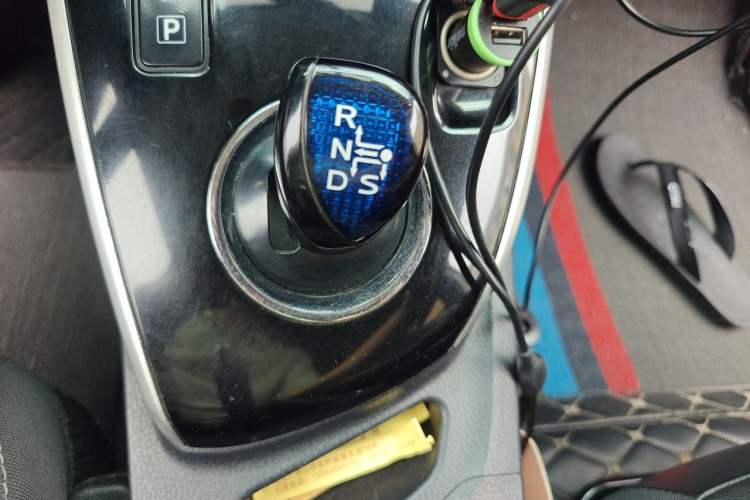 Used Toyota Corolla 2017 Revised Dual-Engine 1.8L E-CVT Elite Edition Gear Lever
