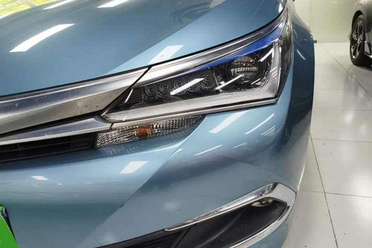 Used Toyota Corolla 2017 Revised Dual-Engine 1.8L E-CVT Leading Edition Left Front Headlight