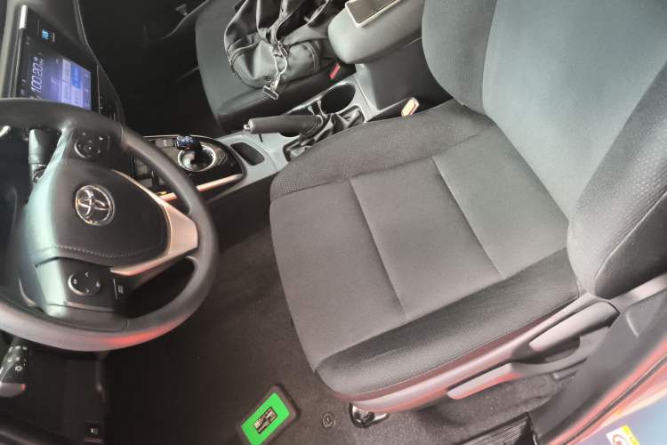 Used Toyota Corolla 2017 Revised Dual-Engine 1.8L E-CVT Leading Edition Left Front Seat
