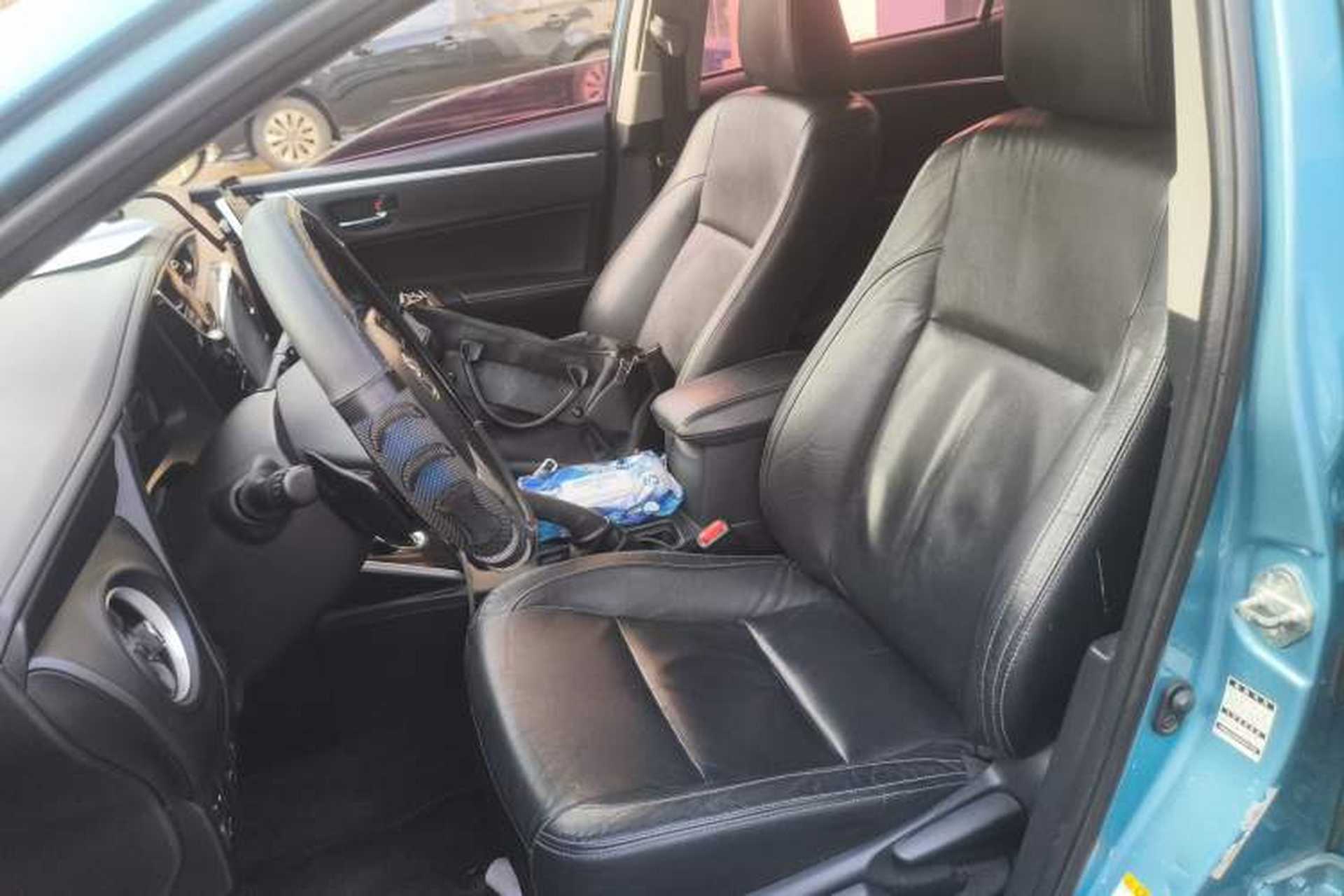Used Toyota Corolla 2017 Revised Dual-Engine 1.8L E-CVT Elite Edition Left Front Seat