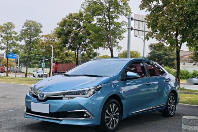 Used Toyota Corolla 2017 Revised Dual-Engine 1.8L E-CVT Elite Edition