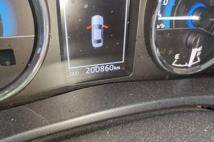 Used Toyota Corolla 2017 Revised Dual-Engine 1.8L E-CVT Elite Edition Odometer Close Up