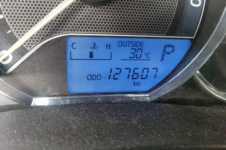 Used Toyota Corolla 2017 1.2T CVT GL Odometer Close Up