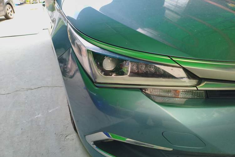 Used Toyota Corolla 2017 Revised Dual-Engine 1.8L E-CVT Elite Edition Right Front Headlight