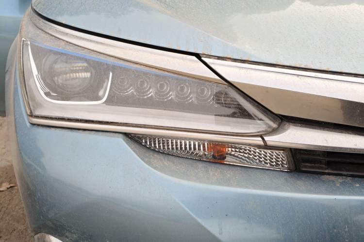 Used Toyota Corolla 2017 Revised Dual-Engine 1.8L E-CVT Leading Edition Right Front Headlight