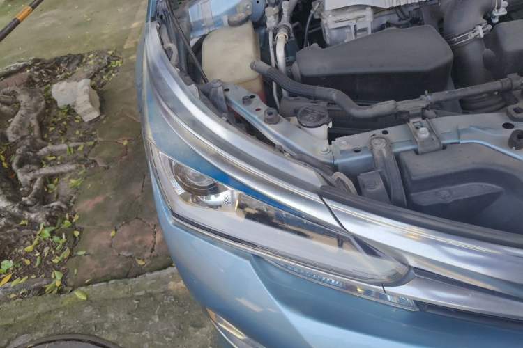 Used Toyota Corolla 2017 Revised Dual-Engine 1.8L E-CVT Leading Edition Right Front Headlight