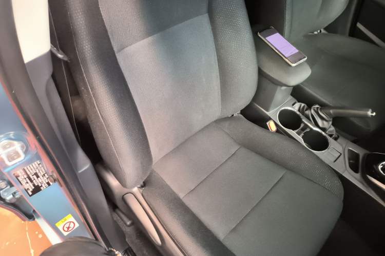 Used Toyota Corolla 2017 Revised Dual-Engine 1.8L E-CVT Leading Edition Right Front Seat