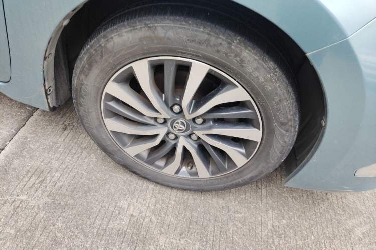 Used Toyota Corolla 2017 Revised Dual-Engine 1.8L E-CVT Elite Edition Right Front Wheel Hub