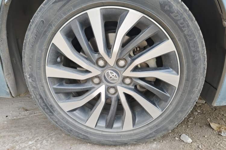 Used Toyota Corolla 2017 Revised Dual-Engine 1.8L E-CVT Leading Edition Right Front Wheel Hub