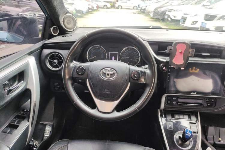 Used Toyota Corolla 2017 Revised Dual-Engine 1.8L E-CVT Elite Edition Steering Wheel