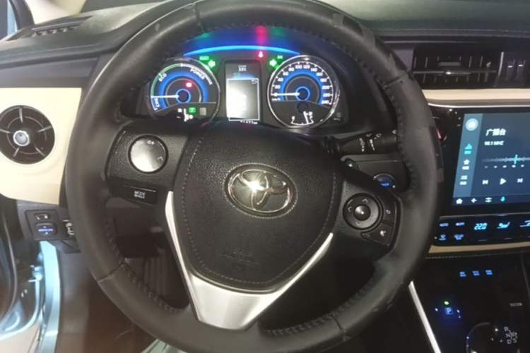 Used Toyota Corolla 2017 Revised Dual-Engine 1.8L E-CVT Elite Edition Steering Wheel
