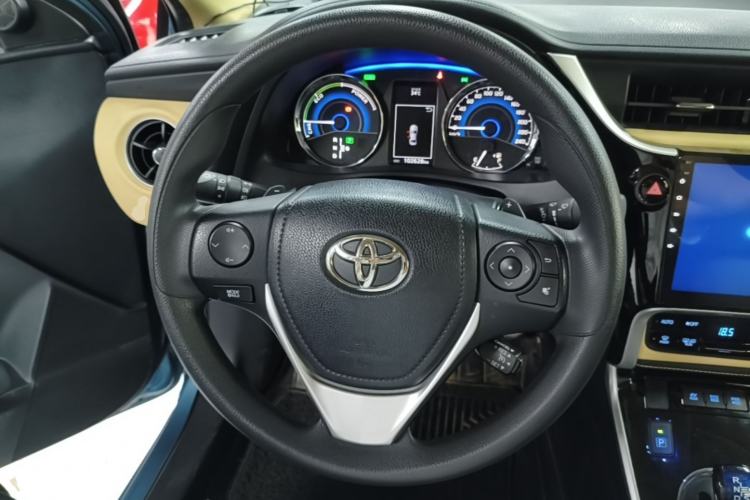 Used Toyota Corolla 2017 Revised Dual-Engine 1.8L E-CVT Leading Edition Steering Wheel
