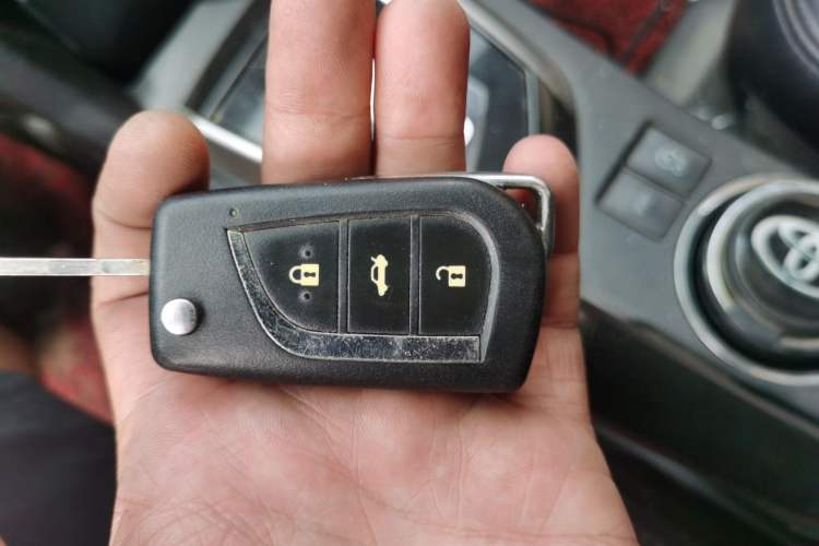 Used Toyota Corolla 2017 1.2T CVT GL Vehicle Key