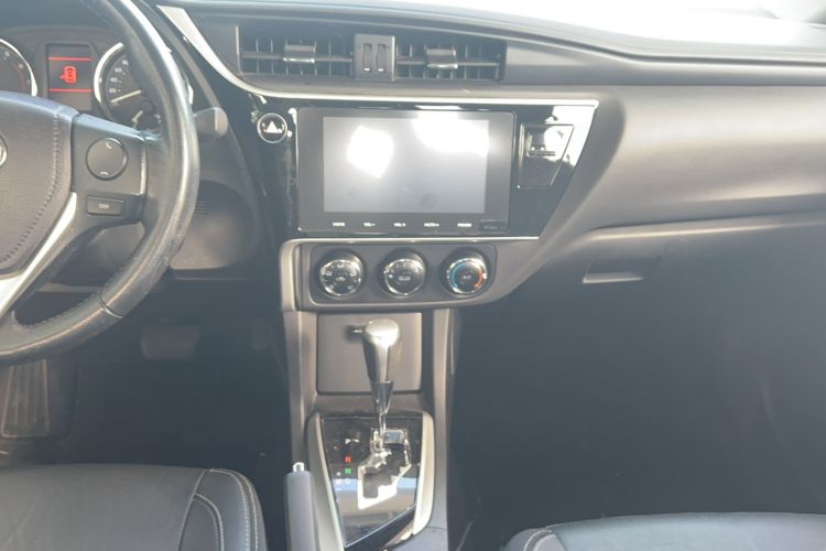 Used Toyota Corolla 2017 Revised Version 1.2T S-CVT GL-i Leather Edition Audio And AC Panel