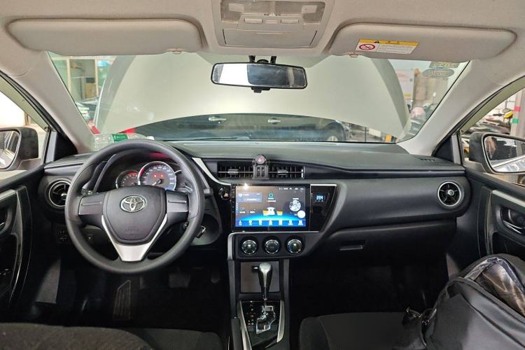 Used Toyota Corolla 2017 Revised Version 1.2T S-CVT GL Center Console