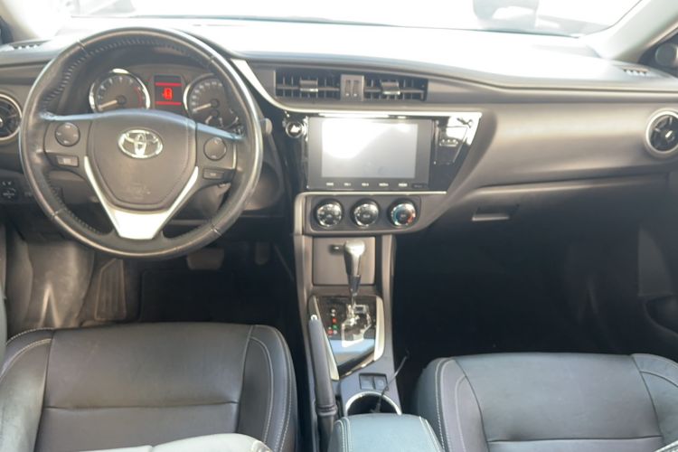 Used Toyota Corolla 2017 Revised Version 1.2T S-CVT GL-i Leather Edition Center Console