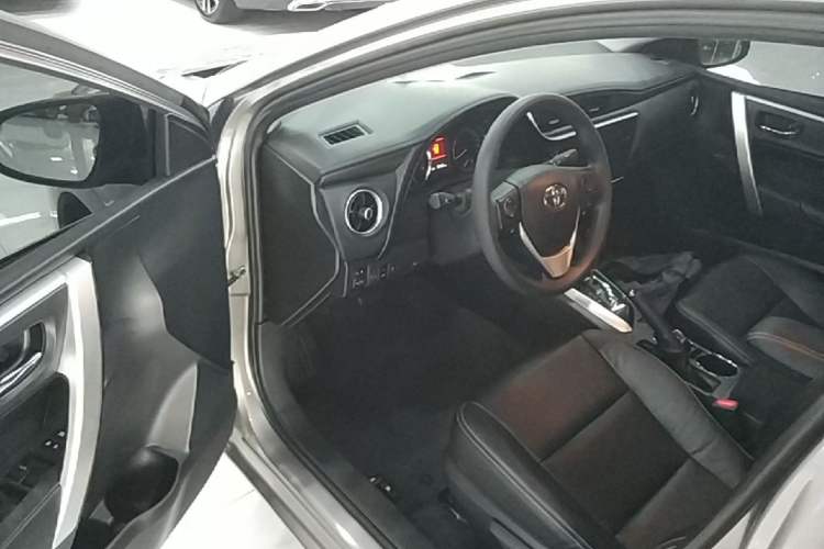 Used Toyota Corolla 2017 Revised Version 1.2T S-CVT GL-i Driver Seat