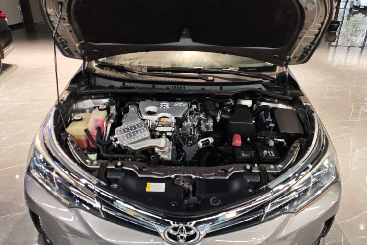 Used Toyota Corolla 2017 Revised Version 1.2T S-CVT GL-i Engine Bay