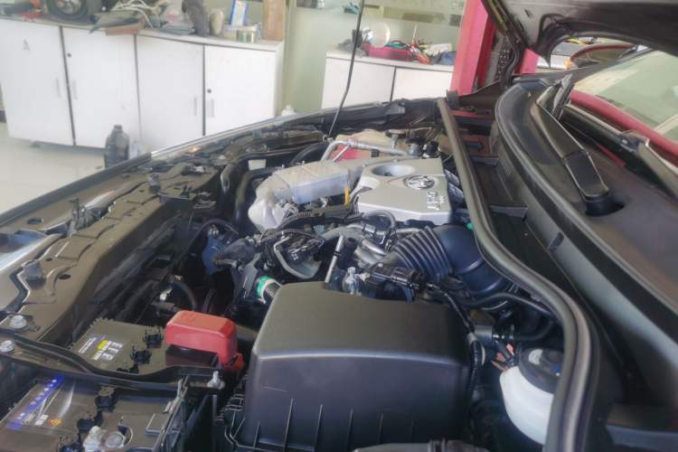 Used Toyota Corolla 2017 Revised Version 1.2T S-CVT GL Engine Bay