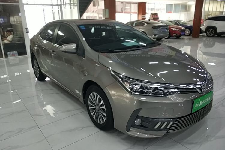 Used Toyota Corolla 2017 Revised Version 1.2T S-CVT GL-i Front Right 45 Deg