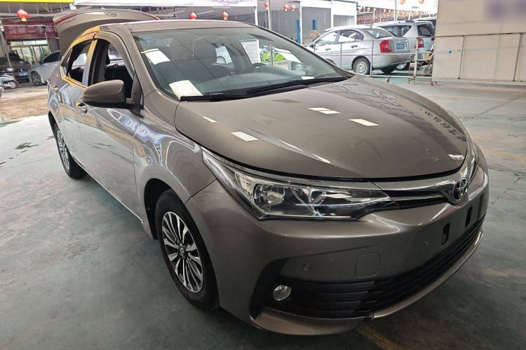Used Toyota Corolla 2017 Revised Version 1.2T S-CVT GL Front Right 45 Deg