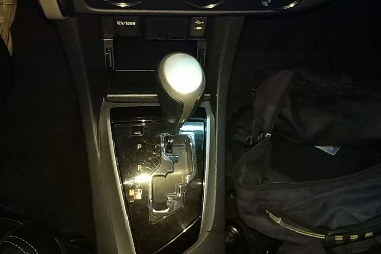 Used Toyota Corolla 2017 Revised Version 1.2T S-CVT GL-i Gear Lever