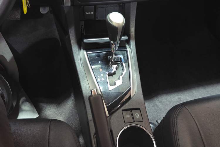 Used Toyota Corolla 2017 Revised Version 1.2T S-CVT GL Gear Lever