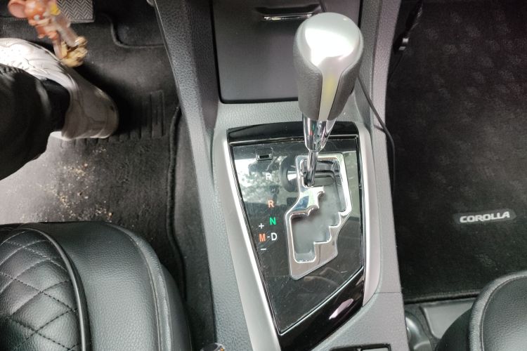 Used Toyota Corolla 2017 Revised Version 1.2T S-CVT GL Gear Lever