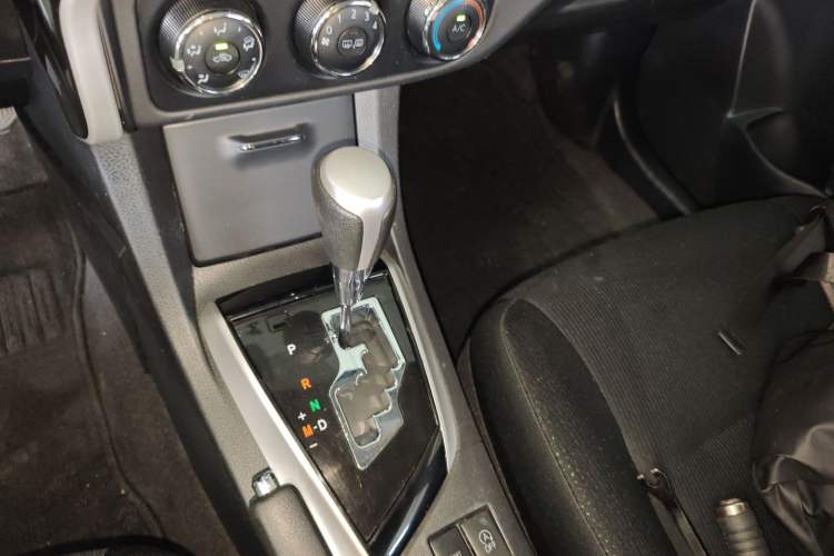 Used Toyota Corolla 2017 Revised Version 1.2T S-CVT GL Gear Lever