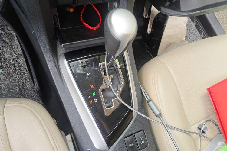 Used Toyota Corolla 2017 Revised Version 1.2T S-CVT GL-i Gear Lever