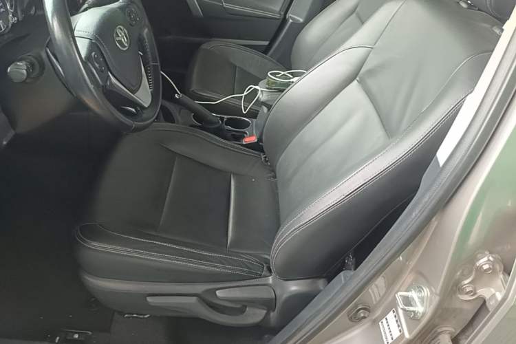 Used Toyota Corolla 2017 Revised Dual-Engine 1.8L E-CVT Elite Edition Left Front Seat