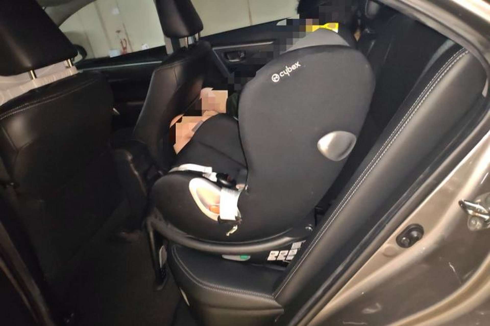 Used Toyota Corolla 2017 Revised Dual-Engine 1.8L E-CVT Elite Edition Left Rear Seat