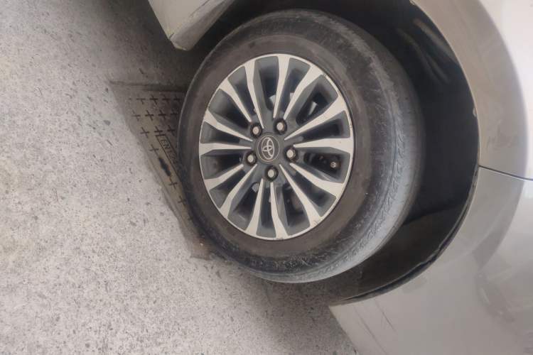 Used Toyota Corolla 2017 Revised Version 1.2T S-CVT GL Right Front Wheel Hub