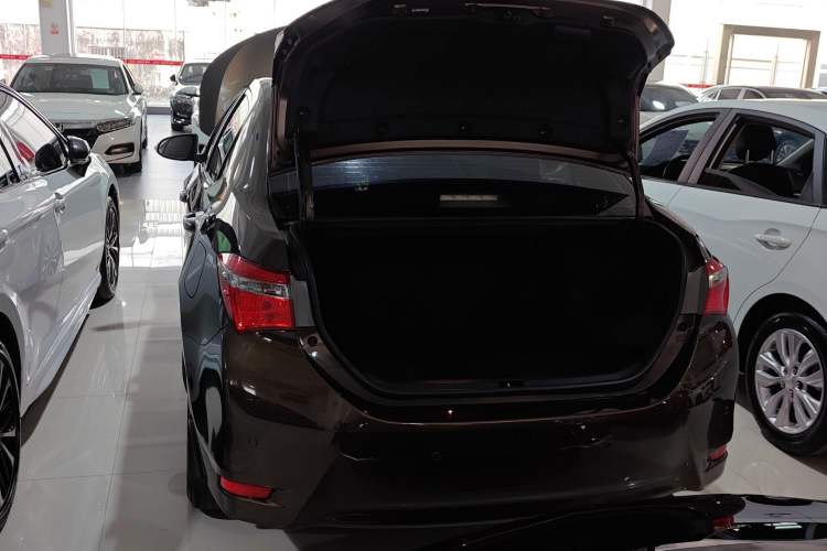 Used Toyota Corolla 2017 Revised Version 1.2T S-CVT GL Trunk