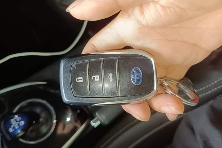 Used Toyota Corolla 2017 Revised Dual-Engine 1.8L E-CVT Elite Edition Vehicle Key