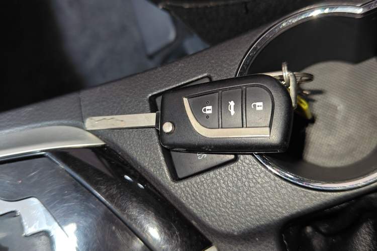 Used Toyota Corolla 2017 Revised Version 1.2T S-CVT GL Vehicle Key