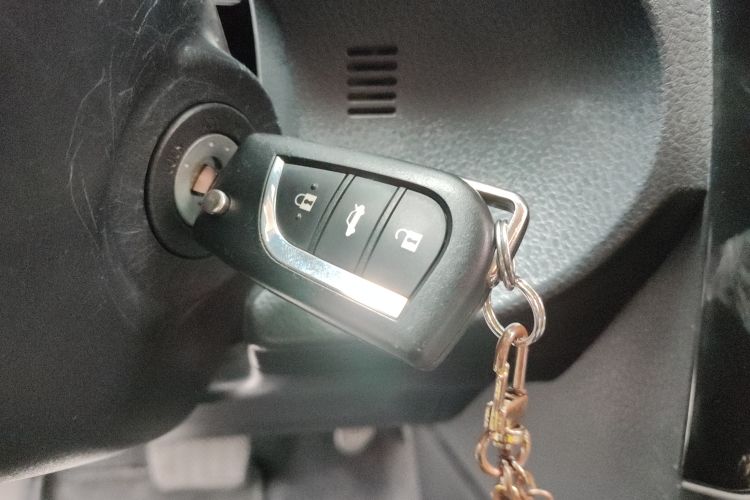 Used Toyota Corolla 2017 Revised Version 1.2T S-CVT GL Vehicle Key