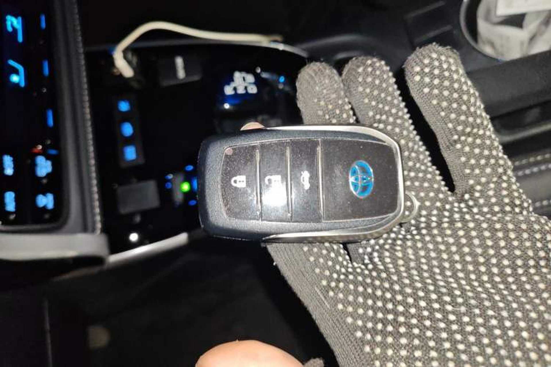 Used Toyota Corolla 2017 Revised Dual-Engine 1.8L E-CVT Elite Edition Vehicle Key