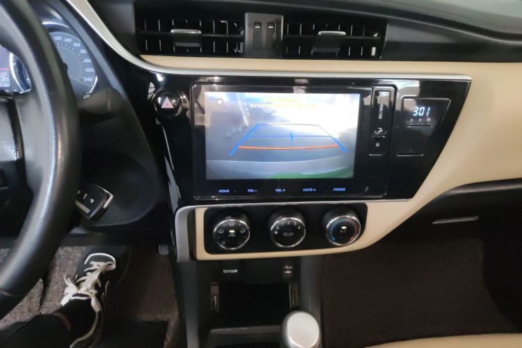 Used Toyota Corolla 2017 Revised Version 1.2T S-CVT GL-i Leather Edition Audio And AC Panel
