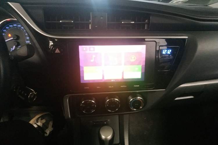 Used Toyota Corolla 2017 Revised Version 1.2T S-CVT GL-i Leather Edition Audio And AC Panel