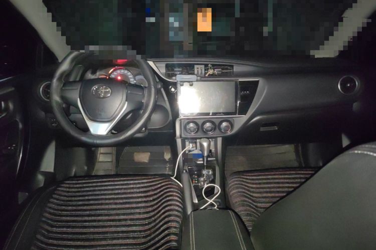 Used Toyota Corolla 2017 Revised Version 1.2T S-CVT GL Center Console