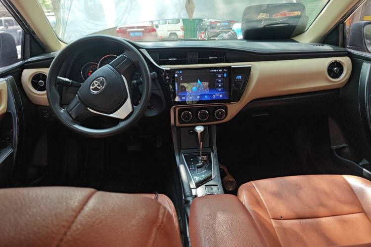Used Toyota Corolla 2017 Revised Version 1.2T S-CVT GL Center Console